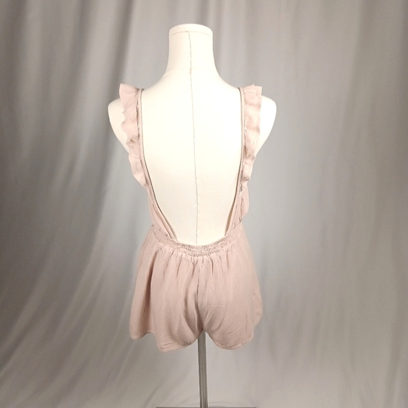 Kendall & Kylie Blush Pink Ruffle Romper XS V-Neckline Open-Back Ruffled Straps - Picture 2 of 5